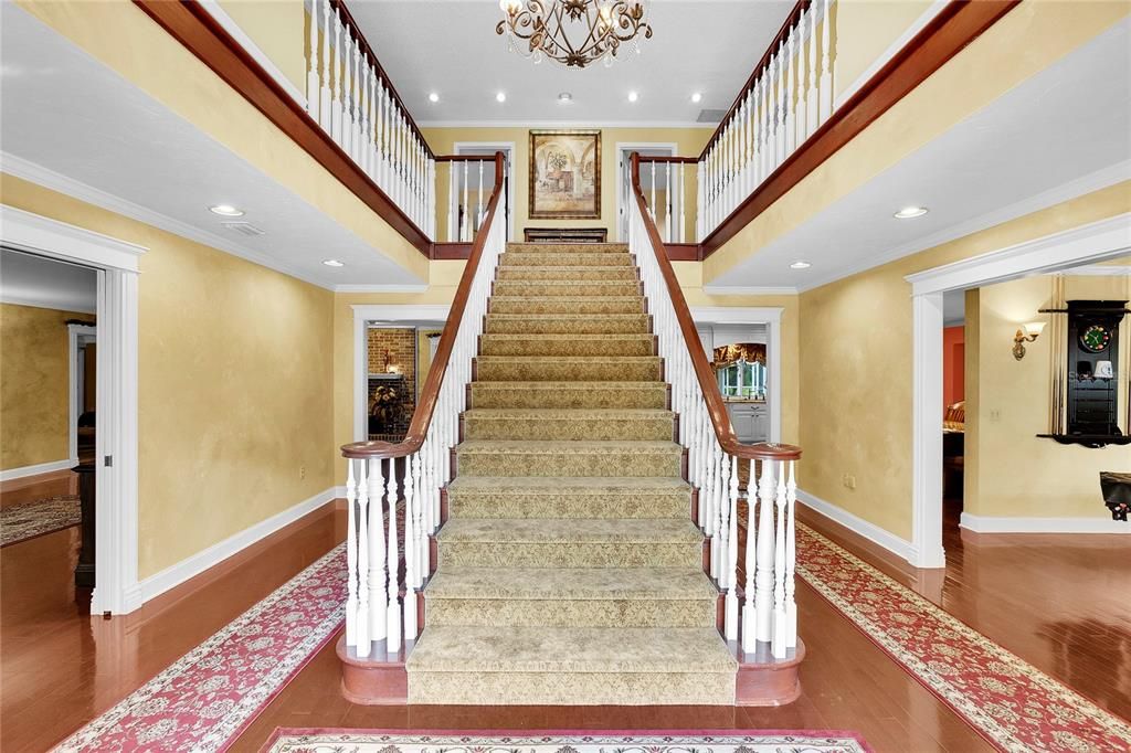 Recently Sold: $1,199,990 (6 beds, 5 baths, 5725 Square Feet)