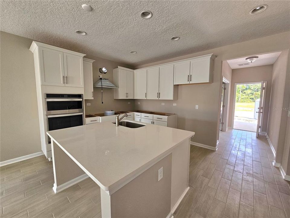 Recently Sold: $384,990 (3 beds, 2 baths, 1753 Square Feet)