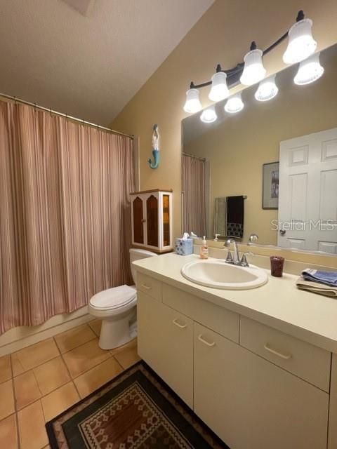 For Rent: $4,000 (2 beds, 2 baths, 1040 Square Feet)