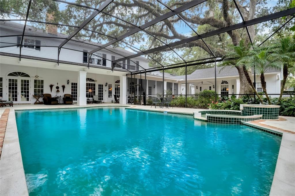Recently Sold: $3,850,000 (6 beds, 7 baths, 7349 Square Feet)