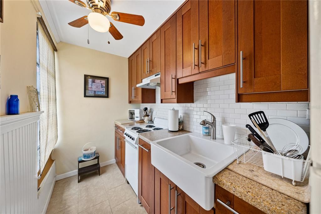 Recently Sold: $93,000 (1 beds, 1 baths, 648 Square Feet)