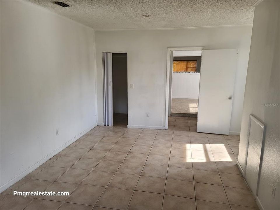 Recently Rented: $2,300 (5 beds, 2 baths, 1900 Square Feet)
