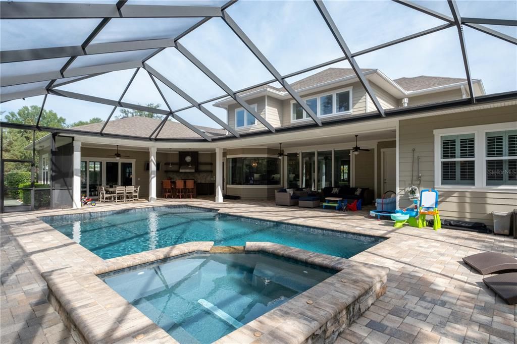 Recently Sold: $1,550,000 (5 beds, 4 baths, 5041 Square Feet)