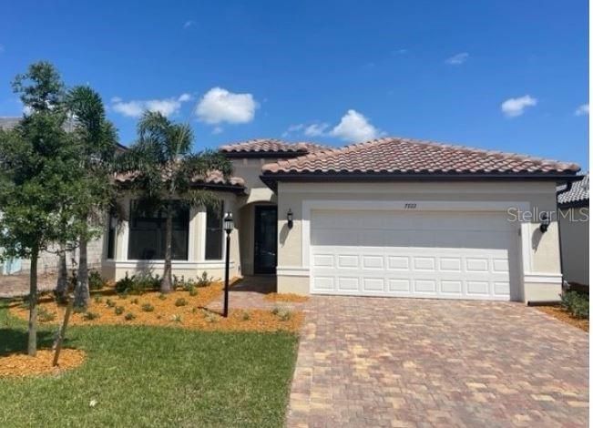 Recently Sold: $885,685 (3 beds, 3 baths, 2056 Square Feet)