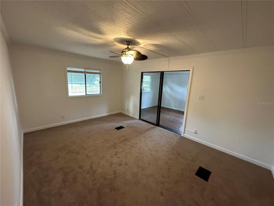 Recently Rented: $1,395 (2 beds, 2 baths, 864 Square Feet)