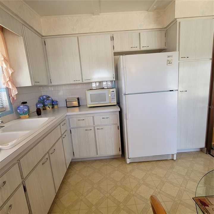 Recently Sold: $160,000 (2 beds, 1 baths, 740 Square Feet)
