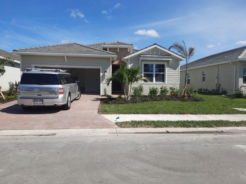 Recently Sold: $571,015 (4 beds, 2 baths, 2034 Square Feet)
