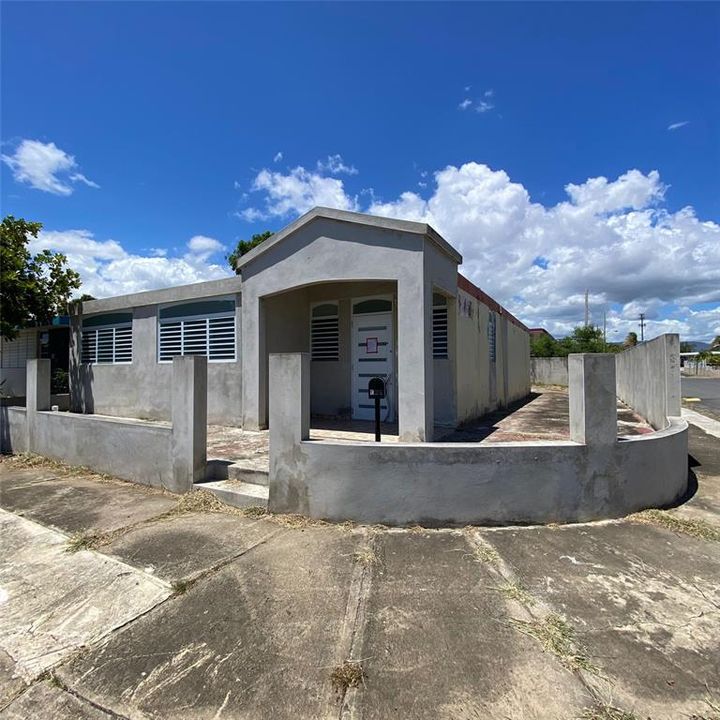 Recently Sold: $74,000 (3 beds, 2 baths, 1200 Square Feet)