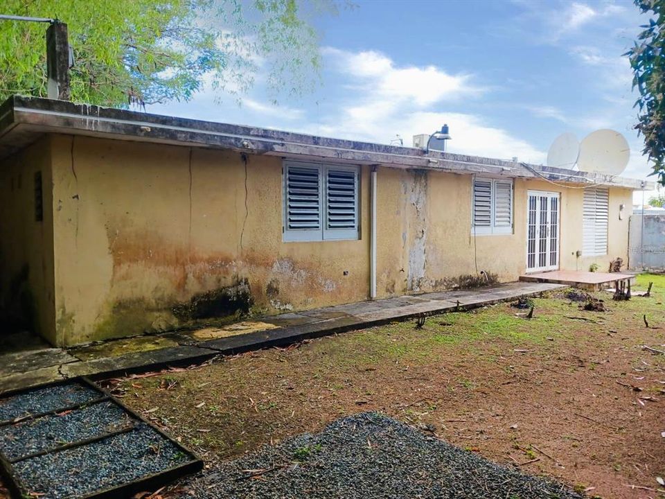 Vendido Recientemente: $75,000 (3 camas, 2 baños, 1030 Pies cuadrados)