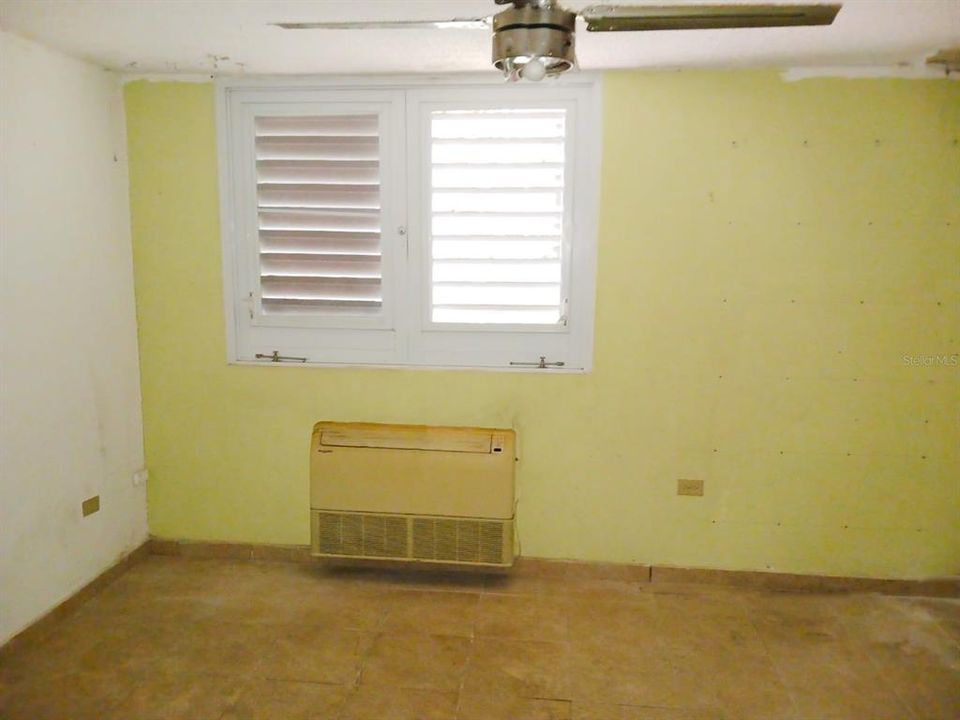 Vendido Recientemente: $75,000 (3 camas, 2 baños, 1030 Pies cuadrados)