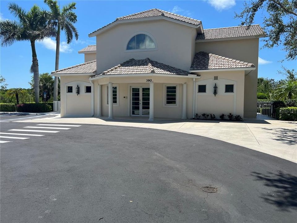 Recently Sold: $949,000 (3 beds, 2 baths, 2283 Square Feet)