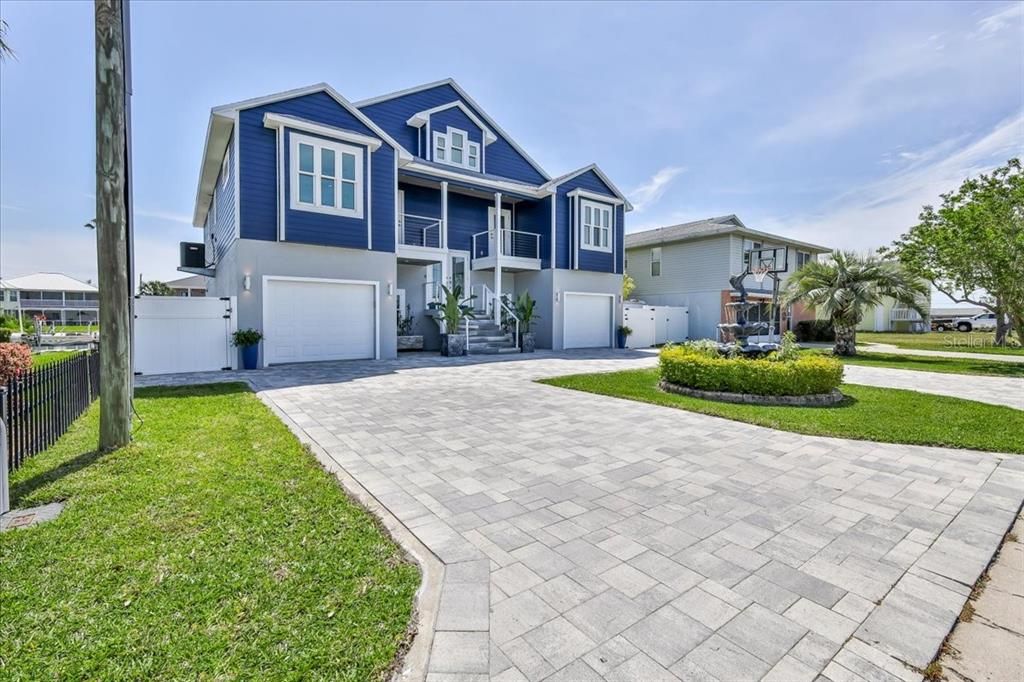 Recently Sold: $1,290,000 (5 beds, 4 baths, 3402 Square Feet)
