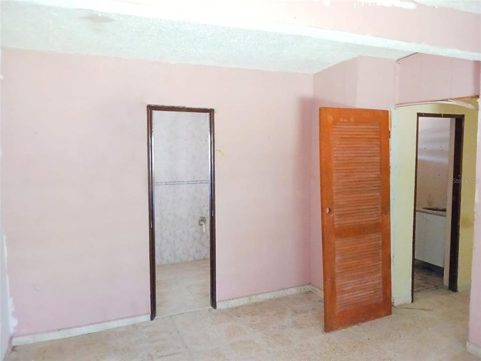 Vendido Recientemente: $35,000 (2 camas, 2 baños, 1031 Pies cuadrados)