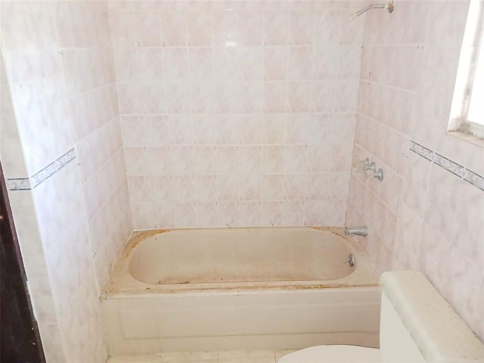 Vendido Recientemente: $35,000 (2 camas, 2 baños, 1031 Pies cuadrados)