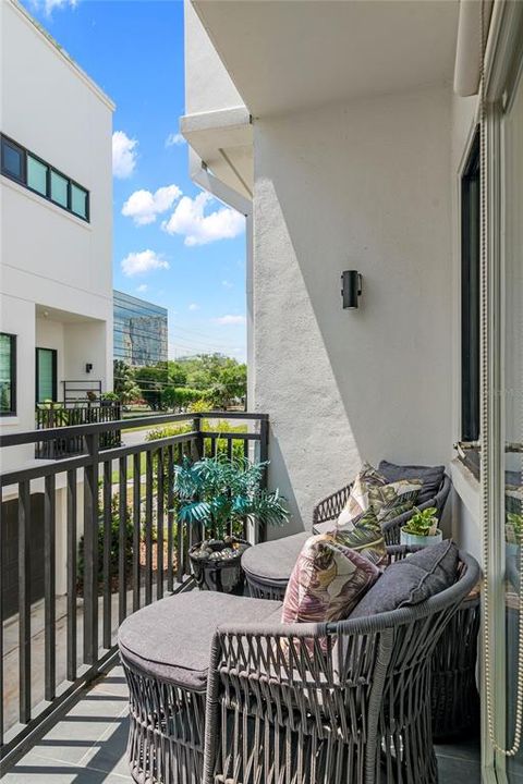Recently Sold: $575,000 (2 beds, 2 baths, 1696 Square Feet)