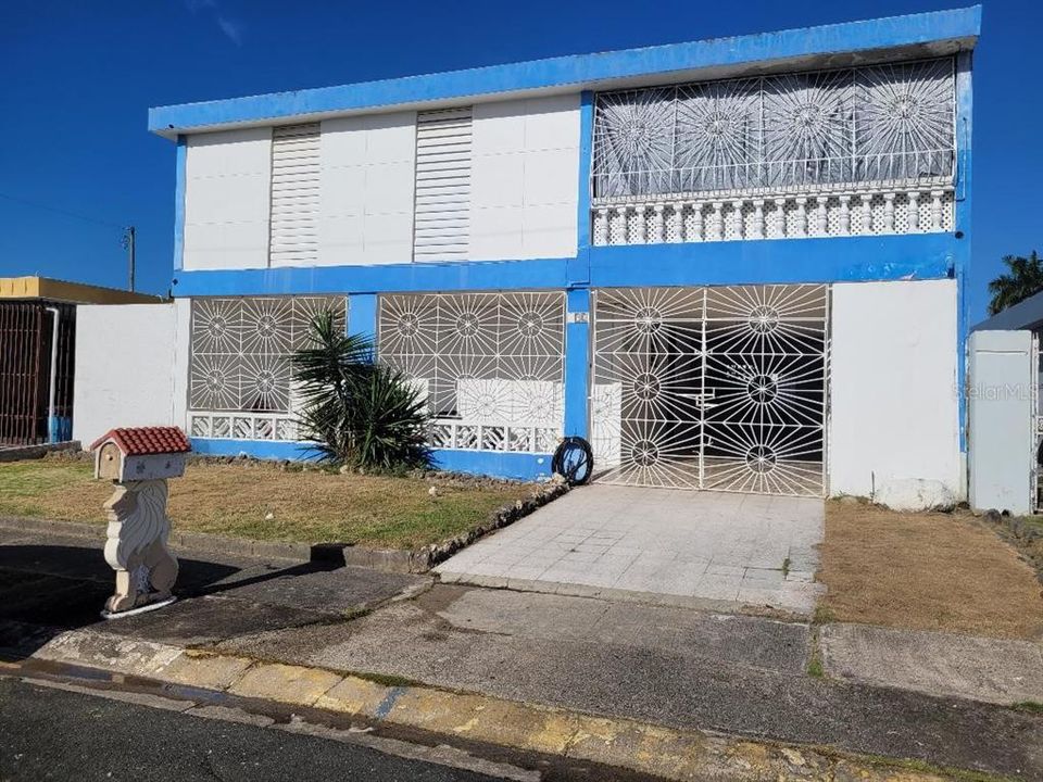 En Venta: $195,000 (4 camas, 3 baños, 1800 Pies cuadrados)