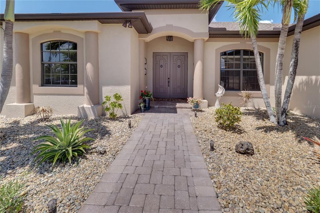 Recently Sold: $959,000 (3 beds, 2 baths, 2385 Square Feet)