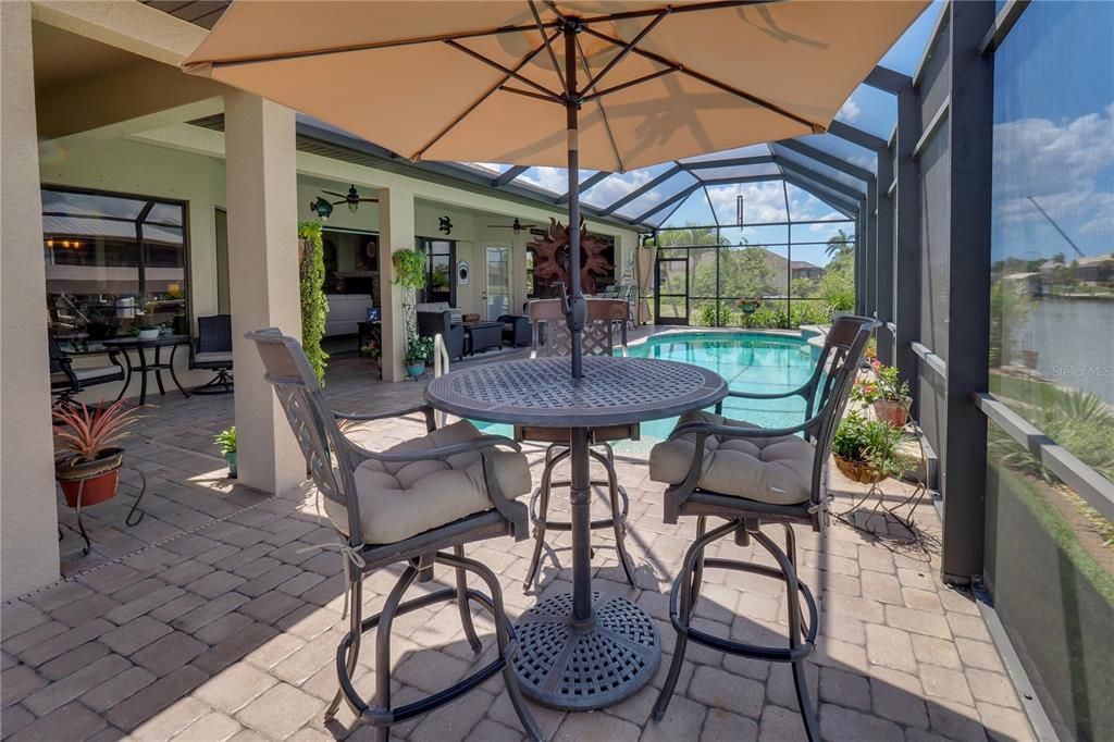 Recently Sold: $959,000 (3 beds, 2 baths, 2385 Square Feet)