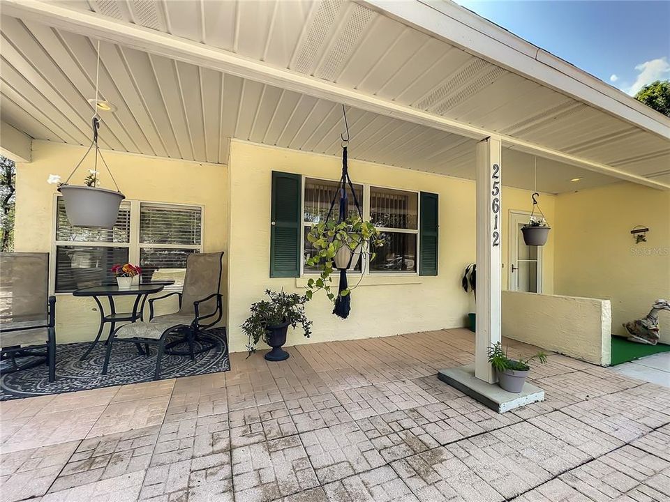 Recently Sold: $250,000 (2 beds, 1 baths, 1272 Square Feet)