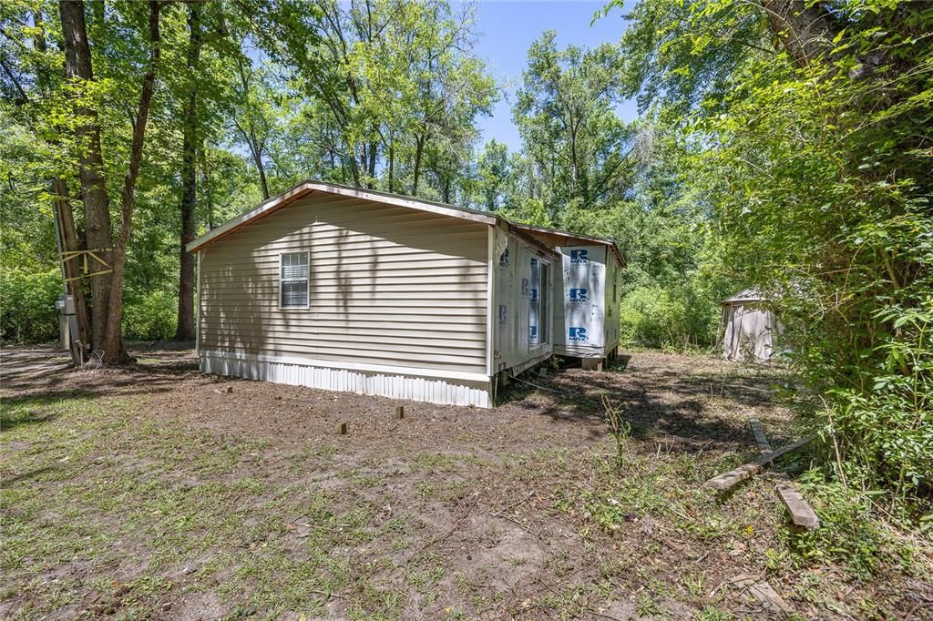 Recently Sold: $125,000 (2 beds, 1 baths, 1056 Square Feet)