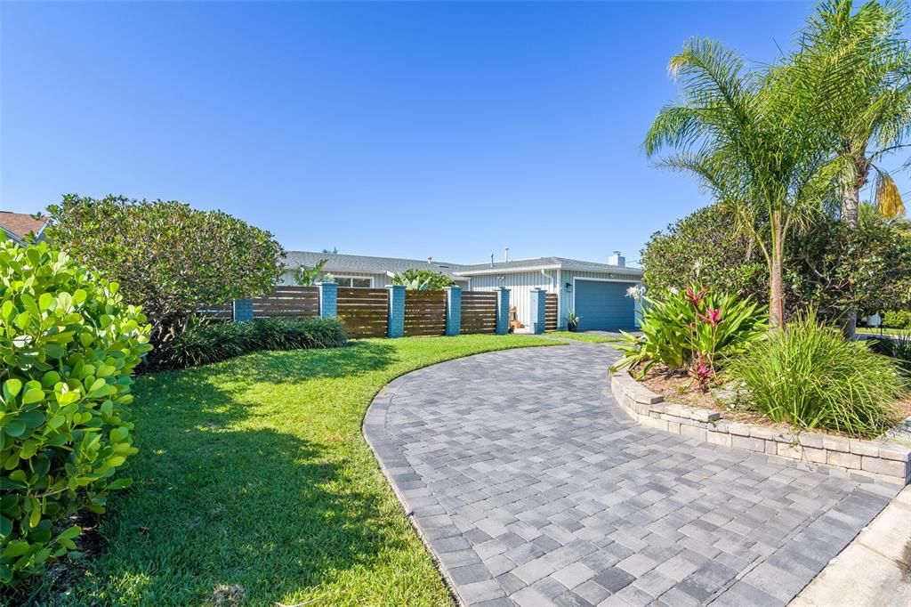 Recently Sold: $685,000 (3 beds, 2 baths, 1560 Square Feet)