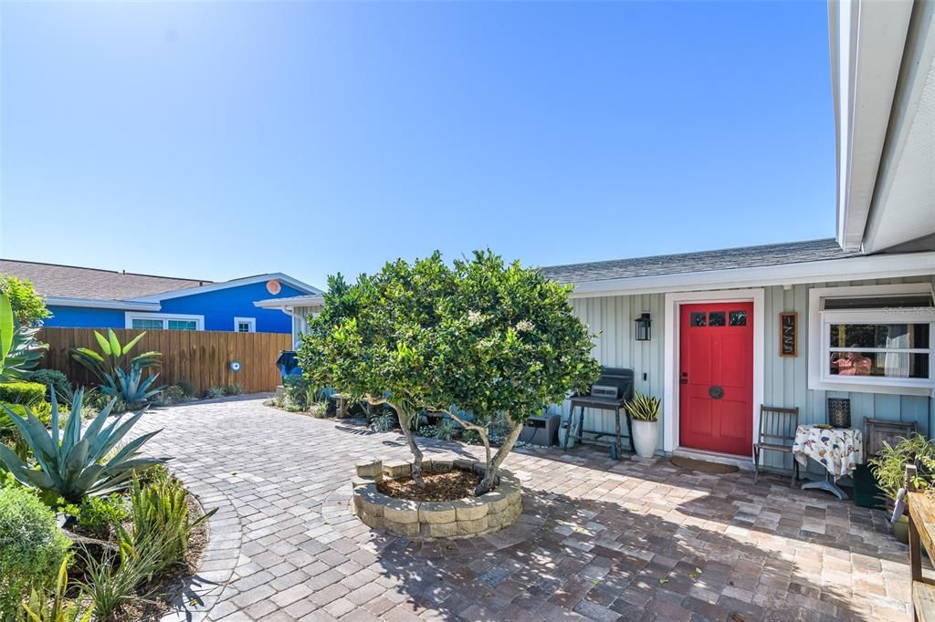 Recently Sold: $685,000 (3 beds, 2 baths, 1560 Square Feet)