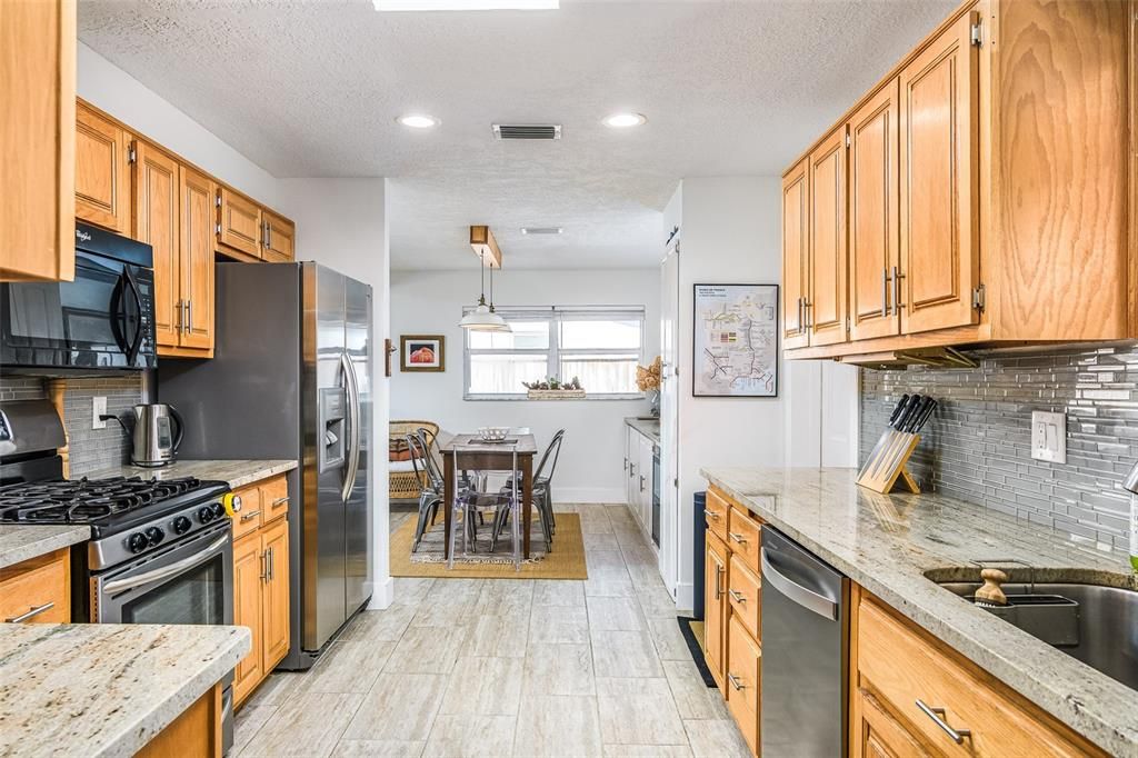 Recently Sold: $685,000 (3 beds, 2 baths, 1560 Square Feet)