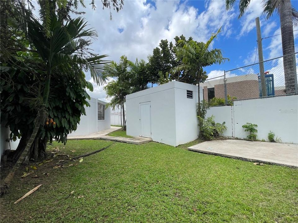 Vendido Recientemente: $685,000 (5 camas, 4 baños, 3000 Pies cuadrados)