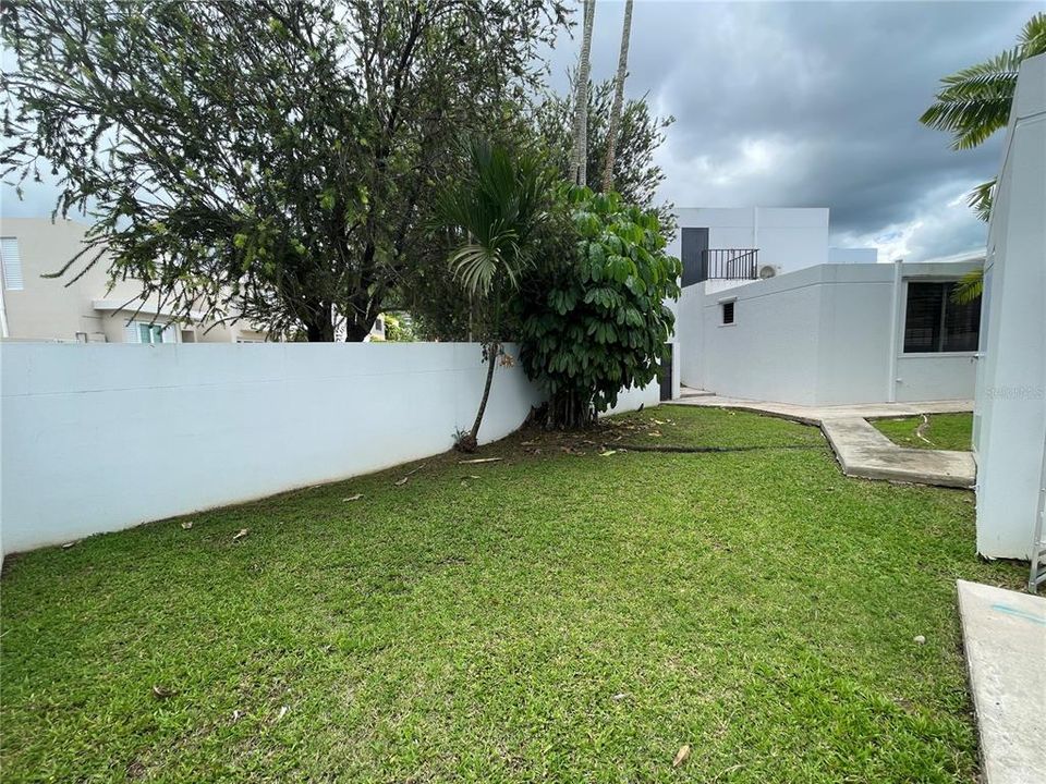 Vendido Recientemente: $685,000 (5 camas, 4 baños, 3000 Pies cuadrados)