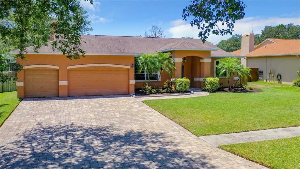 Recently Sold: $510,000 (4 beds, 2 baths, 2220 Square Feet)