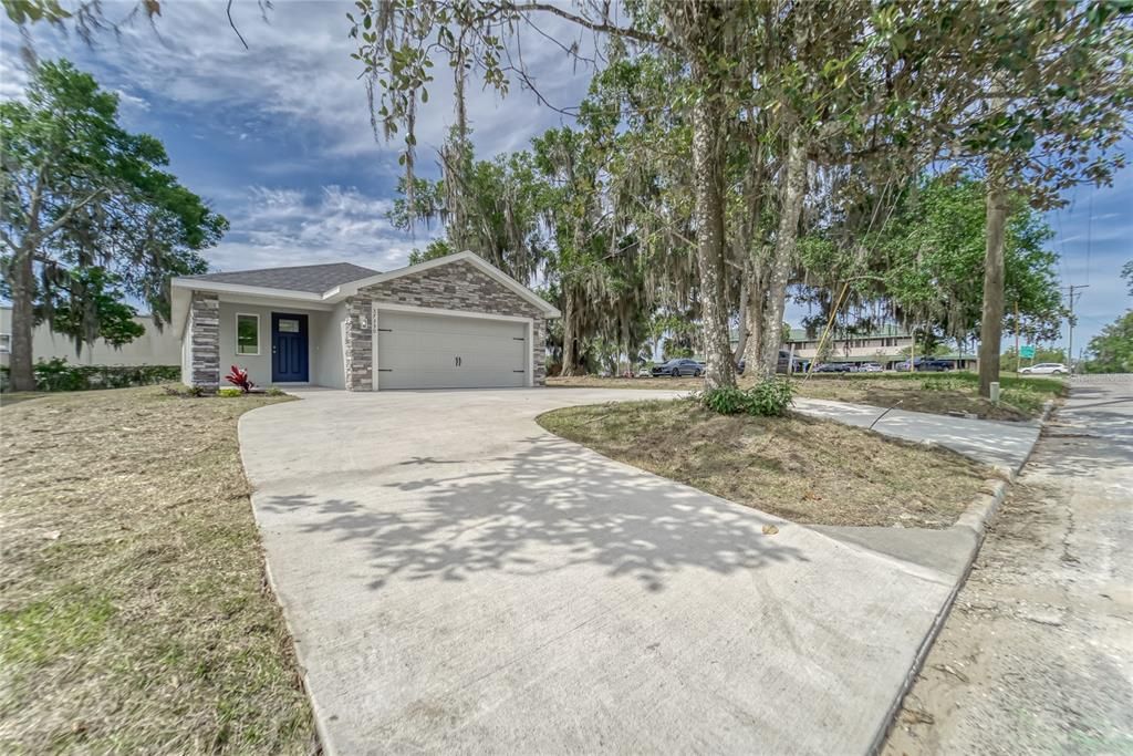 Recently Sold: $339,900 (3 beds, 2 baths, 1418 Square Feet)