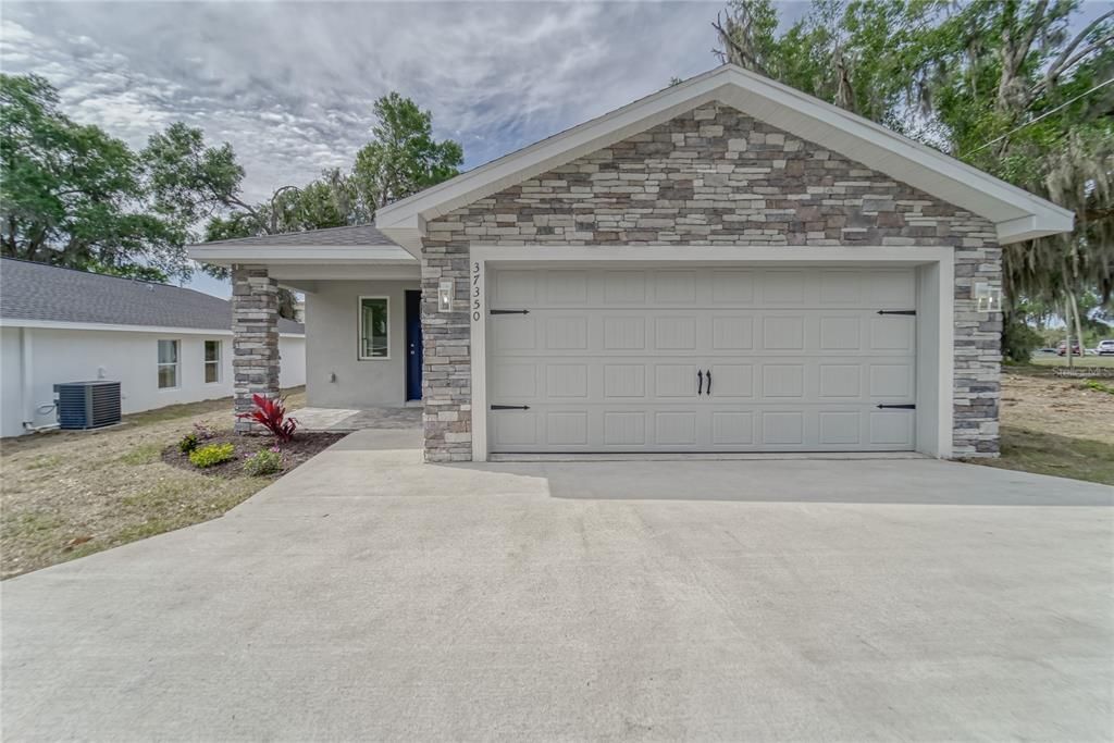 Recently Sold: $339,900 (3 beds, 2 baths, 1418 Square Feet)
