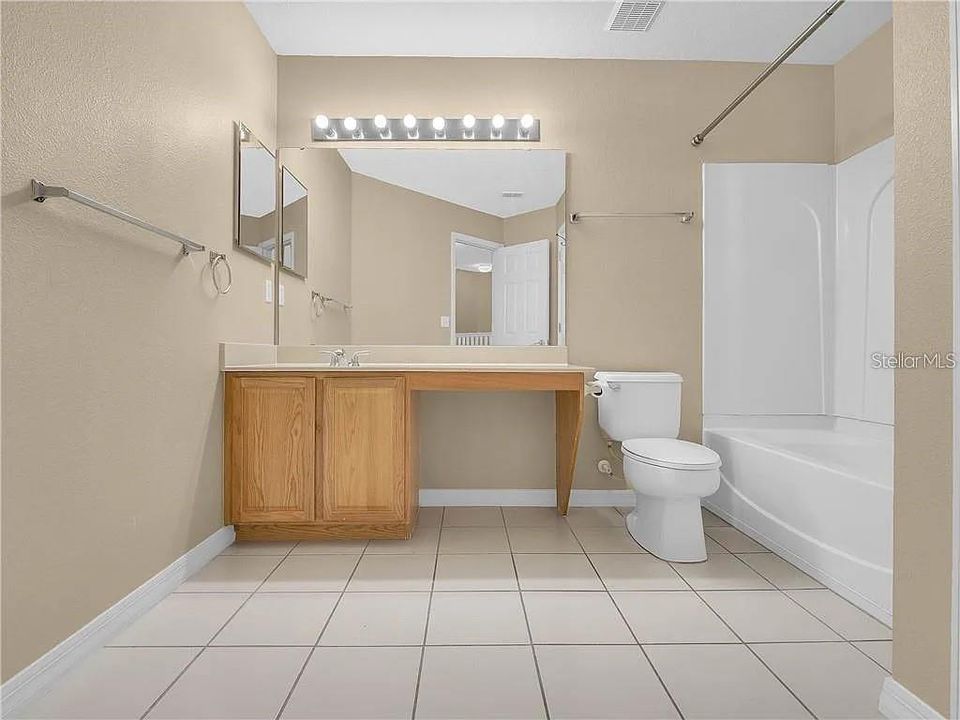 最近租的: $2,900 (4 贝兹, 2 浴室, 2834 平方英尺)