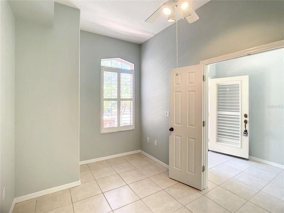 Recently Sold: $700,000 (2 beds, 2 baths, 1710 Square Feet)