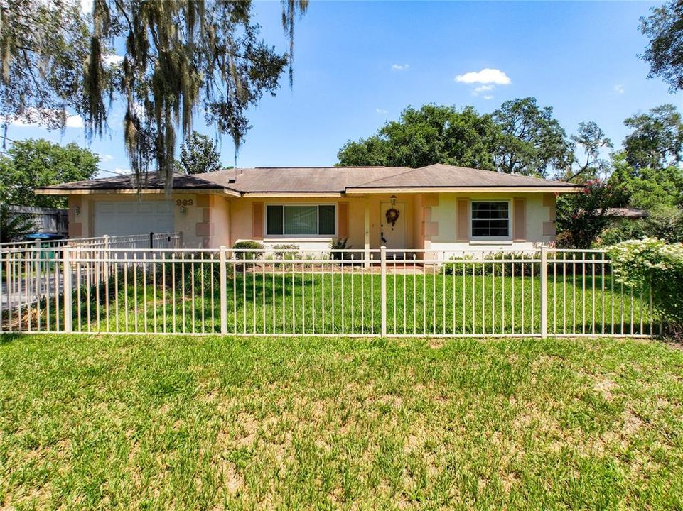 Activo con contrato: $595,000 (5 camas, 3 baños, 2490 Pies cuadrados)