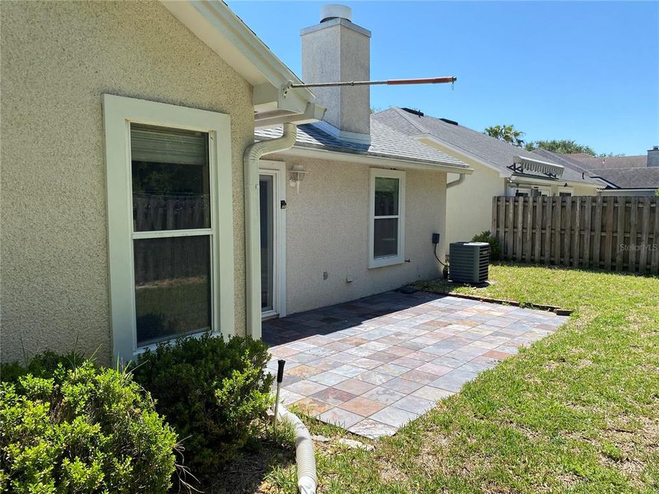Recently Sold: $599,900 (3 beds, 2 baths, 1402 Square Feet)