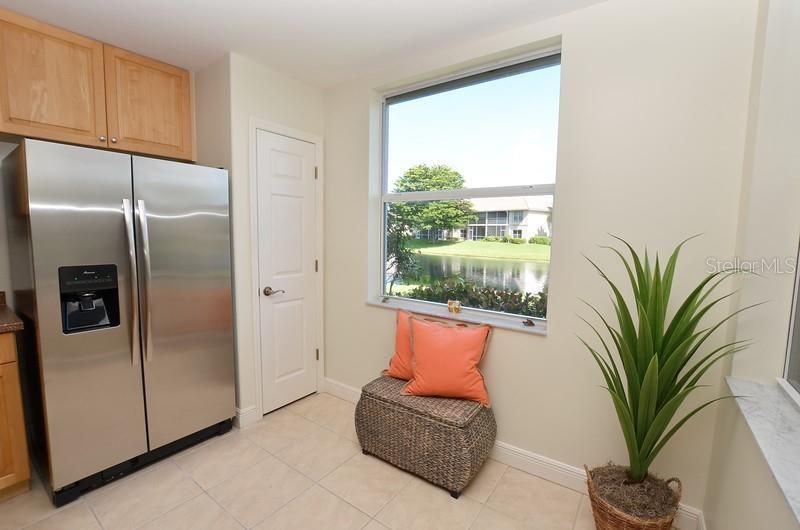 For Sale: $424,900 (2 beds, 2 baths, 1577 Square Feet)