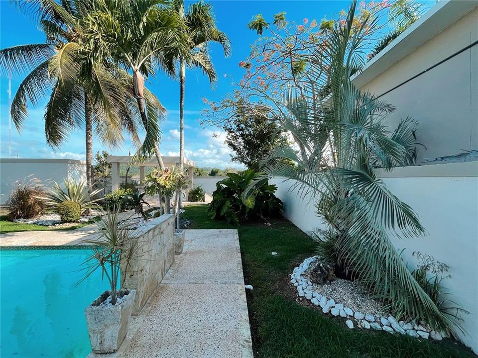 Recently Sold: $499,000 (3 beds, 2 baths, 2004 Square Feet)