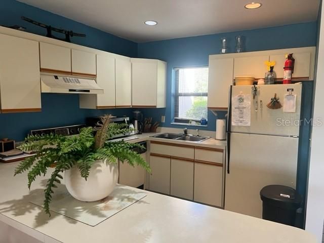 Recently Sold: $170,000 (2 beds, 2 baths, 1560 Square Feet)
