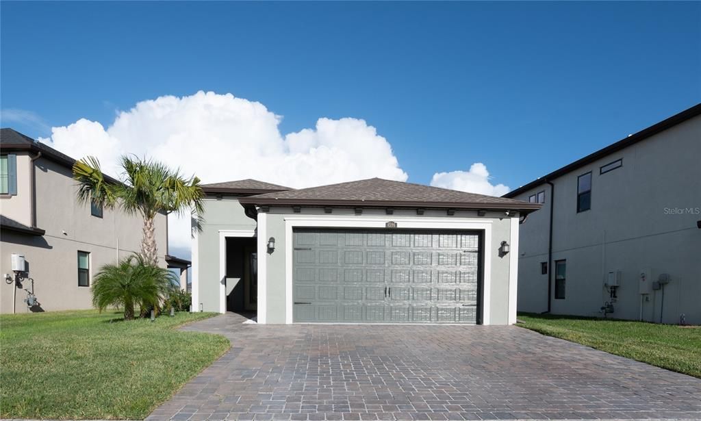 Recently Rented: $3,200 (3 beds, 2 baths, 1610 Square Feet)