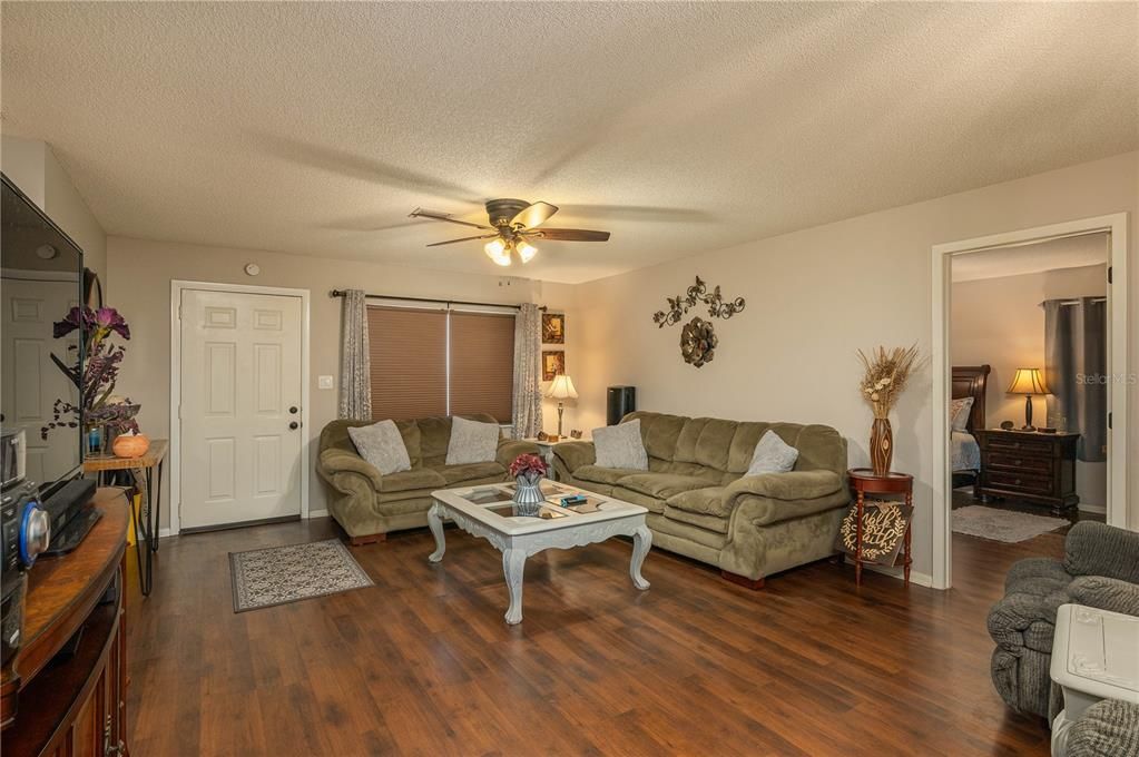 Recently Sold: $212,000 (2 beds, 2 baths, 1160 Square Feet)