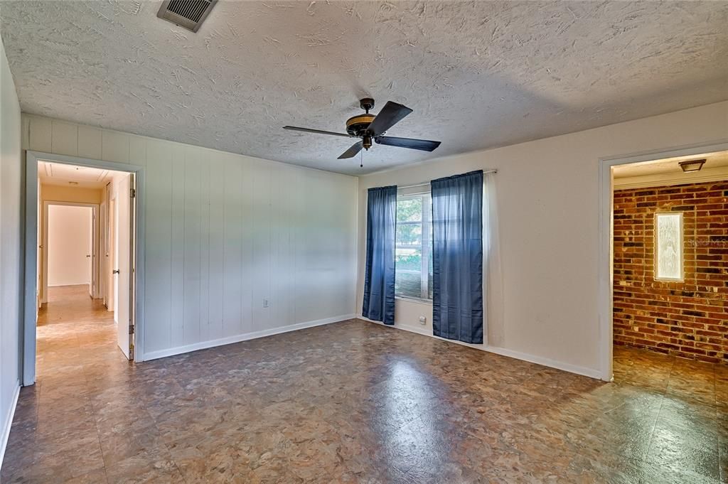 Recently Sold: $289,000 (3 beds, 2 baths, 1491 Square Feet)