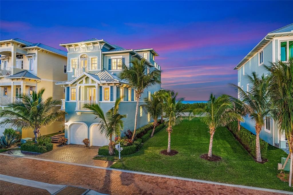 Recently Sold: $2,995,000 (4 beds, 3 baths, 4636 Square Feet)