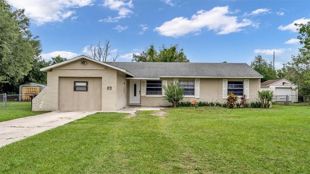 Recently Sold: $238,000 (4 beds, 2 baths, 1664 Square Feet)