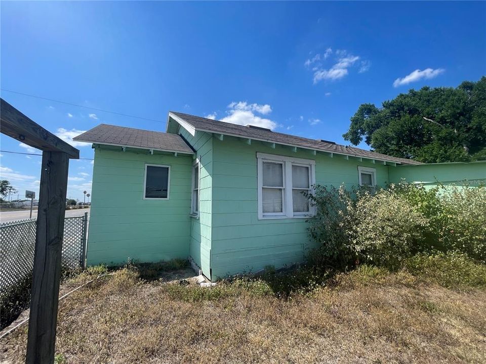 Recently Sold: $125,000 (3 beds, 1 baths, 1360 Square Feet)