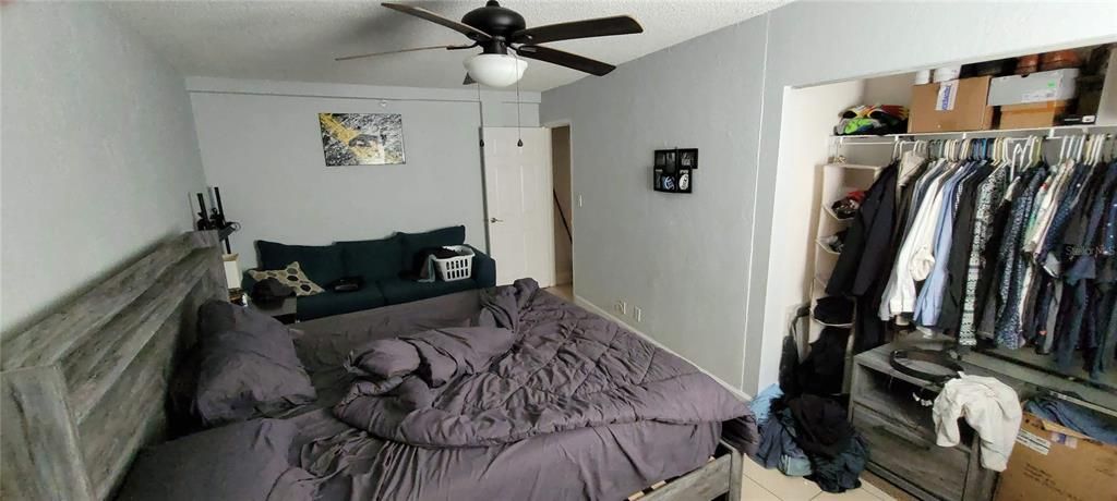 For Sale: $137,000 (2 beds, 1 baths, 887 Square Feet)