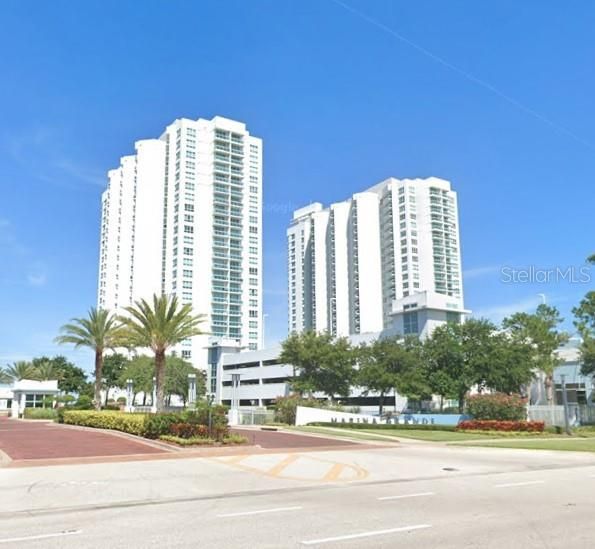 Recently Sold: $370,000 (2 beds, 2 baths, 1670 Square Feet)