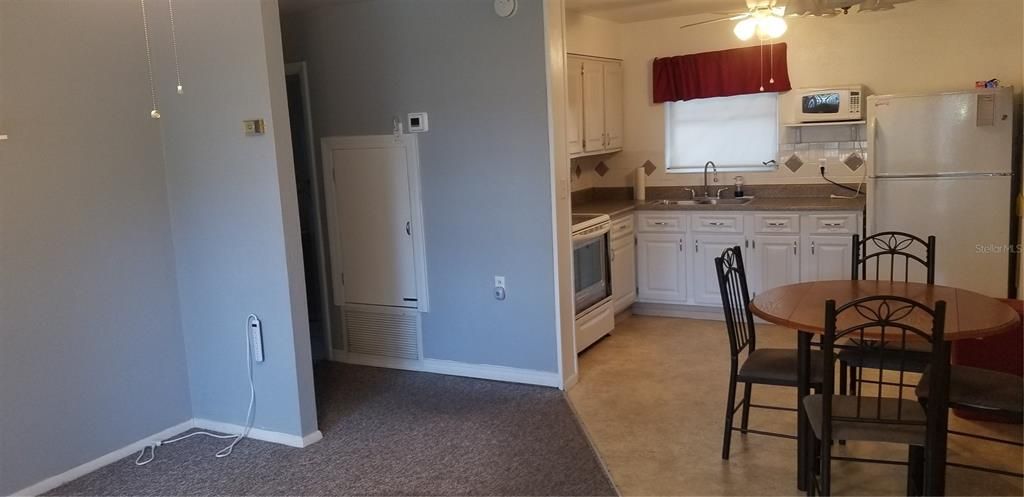 Recently Rented: $1,250 (2 beds, 1 baths, 720 Square Feet)