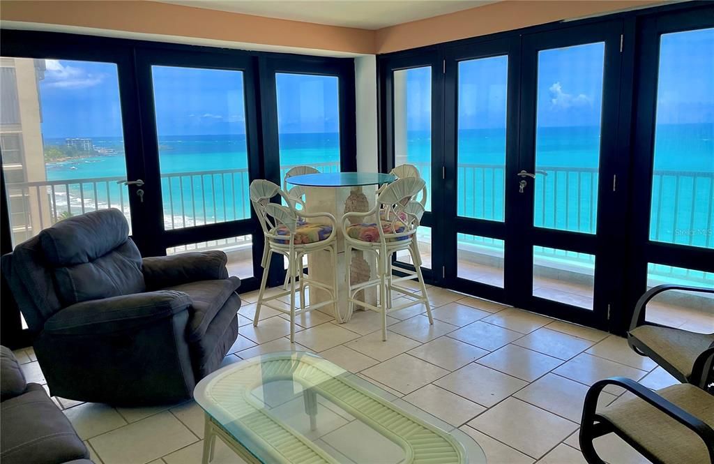 最近售出: $450,000 (2 贝兹, 2 浴室, 1009 平方英尺)