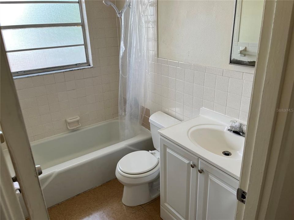 最近租的: $1,300 (2 贝兹, 2 浴室, 994 平方英尺)